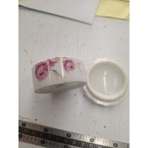 Lofton China Pink Rose Pattern 2" Round Box. 1993 Vintage. #00736